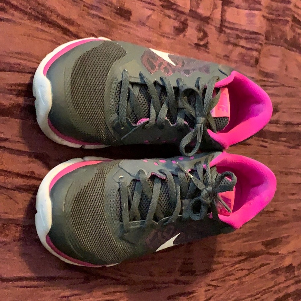 Nike Fit Run Sneakers